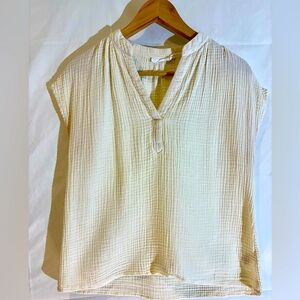 Lush, Cream light waffle cotton short sleeve shirt - size small